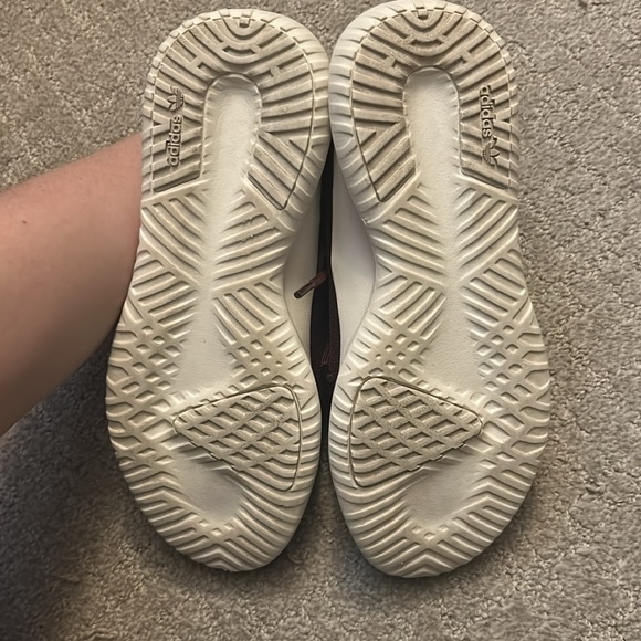 Adidas - Picture 4 of 7